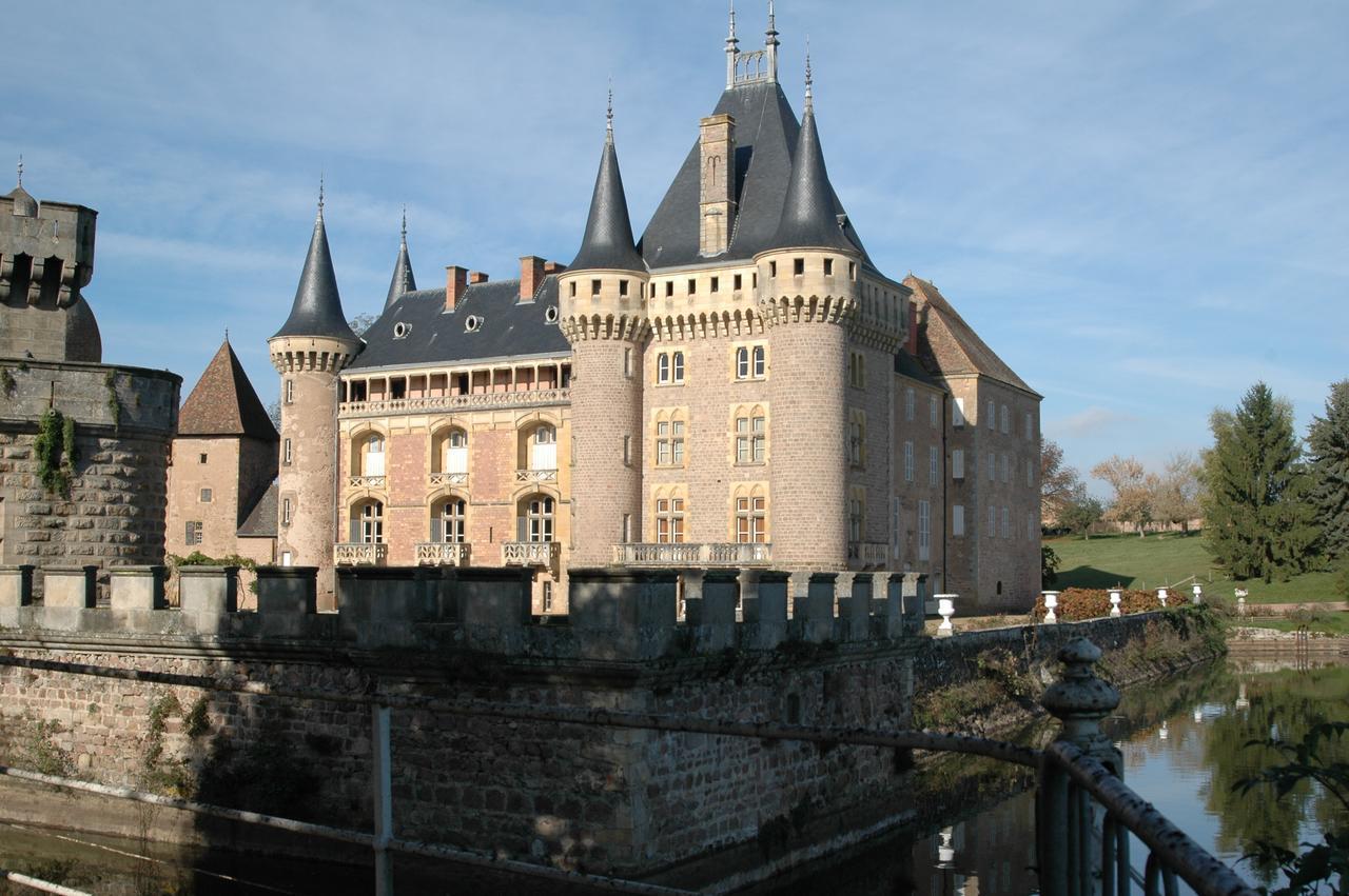 Hotel De Bourgogne La Clayette Esterno foto
